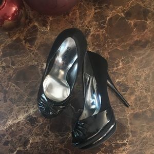 🏷NWOT* Bamboo Heels